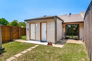 569 Hunters Glen St, Lewisville, TX 75067 - Photo 11