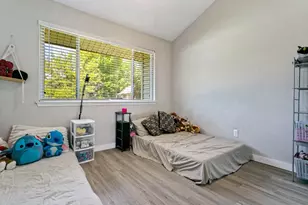 569 Hunters Glen St, Lewisville, TX 75067 - Photo 9