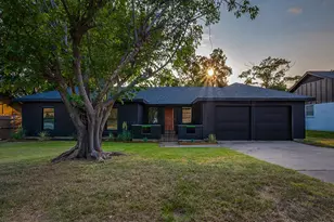 1612 Meadowlane Terrace, Fort Worth, TX 76112 - Photo 7