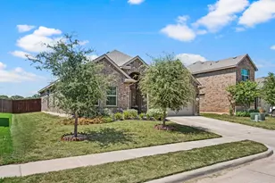 1540 Seabiscuit Dr, Granbury, TX 76049 - Photo 3