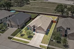 1540 Seabiscuit Dr, Granbury, TX 76049 - Photo 33