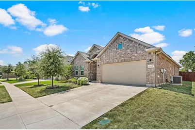 1540 Seabiscuit Drive, Granbury, TX 76049 - Photo 5