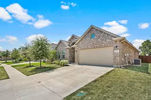 1540 Seabiscuit Dr, Granbury, TX 76049 - Photo 5
