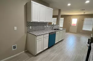 2210 Marvin Dr, Lancaster, TX 75134 - Photo 5