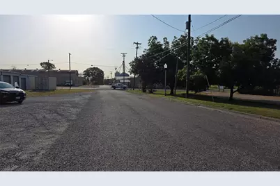 101 N Center Street, Bonham, TX 75418 - Photo 3