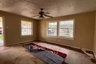 213 S Hampshire St, Saginaw, TX 76179 - Photo 5
