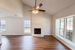 3610 Clearview Dr, Corinth, TX 76210 - Photo 3