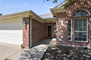 900 Mistflower Ave, Burleson, TX 76028 - Photo 3