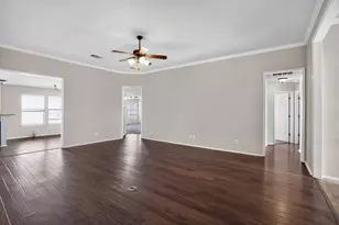 900 Mistflower Ave, Burleson, TX 76028 - Photo 7