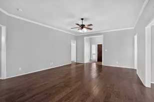 900 Mistflower Ave, Burleson, TX 76028 - Photo 9