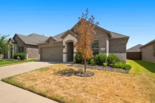 3250 Hunters Gln Dr, Aubrey, TX 76227 - Photo 1