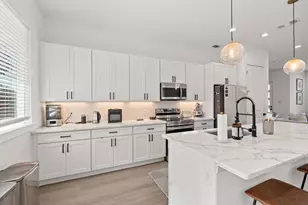2502 Elsie Faye Heggins St, Dallas, TX 75215 - Photo 9