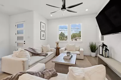 2502 Elsie Faye Heggins Street, Dallas, TX 75215 - Photo 5