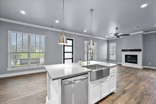 216 Alvarado St, Mansfield, TX 76063 - Photo 9