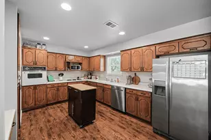 909 Shady Oaks, Bridgeport, TX 76426 - Photo 11