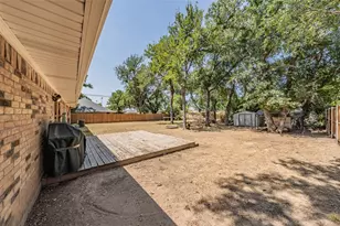909 Shady Oaks, Bridgeport, TX 76426 - Photo 3