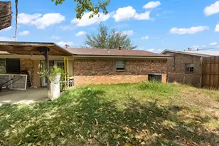 1825 Avenue B, Grand Prairie, TX 75051 - Photo 11