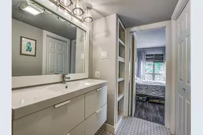 4303 Buena Vista Street #203, Dallas, TX 75205 - Photo 11