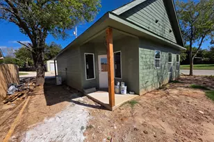 201 W Cherry St, Nocona, TX 76255 - Photo 7