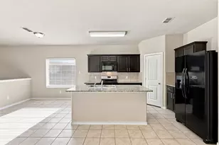 612 River Rock Dr, Azle, TX 76020 - Photo 5