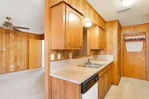 108 W Cunningham St, Bonham, TX 75418 - Photo 11