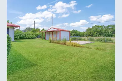 108 W Cunningham Street, Bonham, TX 75418 - Photo 23