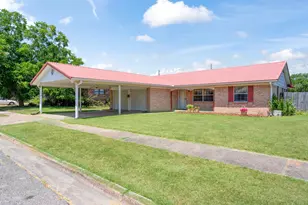 108 W Cunningham St, Bonham, TX 75418 - Photo 1