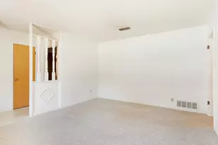 108 W Cunningham St, Bonham, TX 75418 - Photo 5