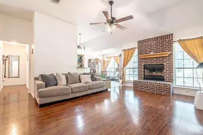4427 Hunters Glen Court, Granbury, TX 76048 - Photo 5