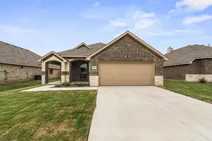 109 N Henrietta St, Ferris, TX 75125 - Photo 1