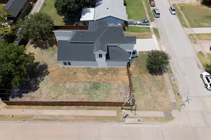 3825 Williamsburg Dr, Garland, TX 75043 - Photo 3