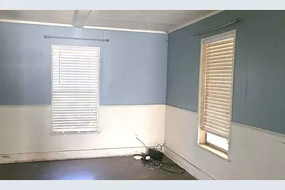 402 S Avenue D, Olney, TX 76374 - Photo 7