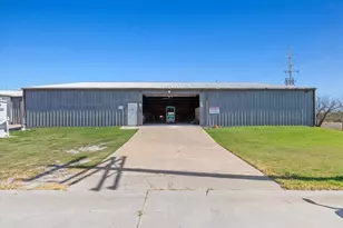 901 McDonald Dr E, Pilot Point, TX 76258 - Photo 1