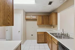 508 Sims Dr, Cedar Hill, TX 75104 - Photo 11