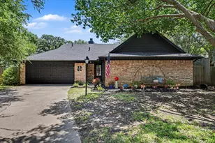 2304 Dove Meadow Ct, Grapevine, TX 76051 - Photo 3