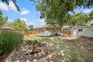 607 N Church St, Pilot Point, TX 76258 - Photo 23