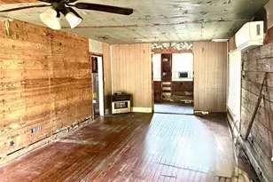 1201 Market St W, Honey Grove, TX 75446 - Photo 9