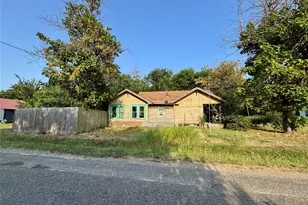 1201 Market St W, Honey Grove, TX 75446 - Photo 7