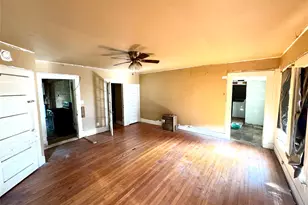 1201 Market St W, Honey Grove, TX 75446 - Photo 11