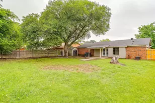 828 Lynne Ln, Burleson, TX 76028 - Photo 21