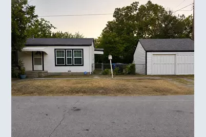 1100 W Waggoman Street, Fort Worth, TX 76110 - Photo 3