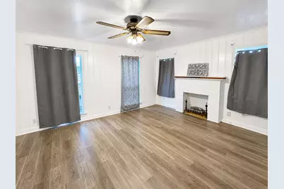 1100 W Waggoman Street, Fort Worth, TX 76110 - Photo 7