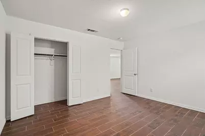1255 E Davis Avenue, Fort Worth, TX 76104 - Photo 11
