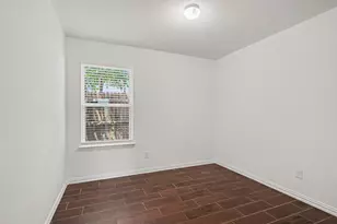 1255 E Davis Ave, Fort Worth, TX 76104 - Photo 7