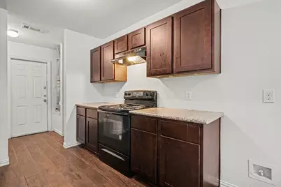 1255 E Davis Avenue, Fort Worth, TX 76104 - Photo 9