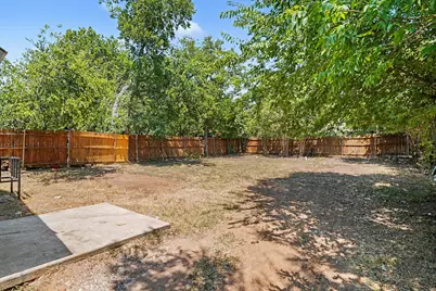 1255 E Davis Avenue, Fort Worth, TX 76104 - Photo 9