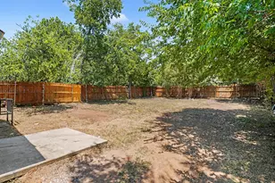 1255 E Davis Ave, Fort Worth, TX 76104 - Photo 9