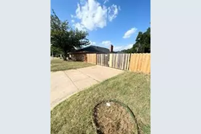 1325 Florentine Drive, Fort Worth, TX 76134 - Photo 17