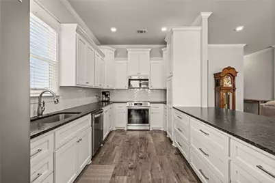 225 Swan Lake, Waco, TX 76708 - Photo 7