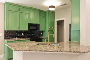 212 Holiday Dr, Gun Barrel City, TX 75156 - Photo 5